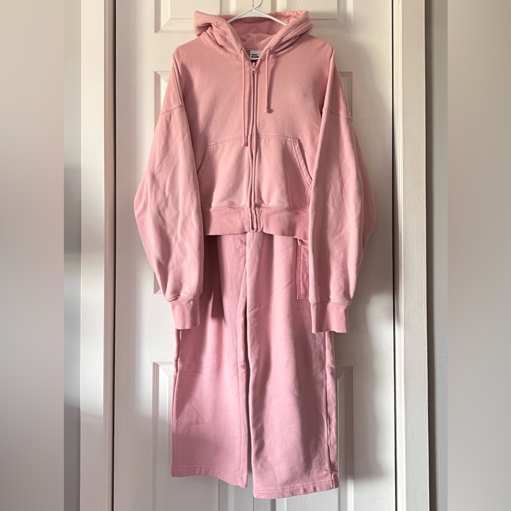 Aritzia Terry Fleece Zip Up Hoodie & Cargo Sweatpants Matching Set in Puff Pink